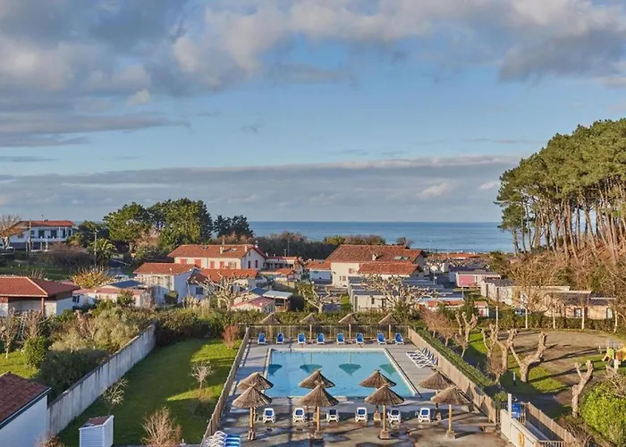 Superbe Appartement Avec Piscine, Tennis Et Acces Plage A Saint-Jean-De-Luz - Fr-1-239-1108
