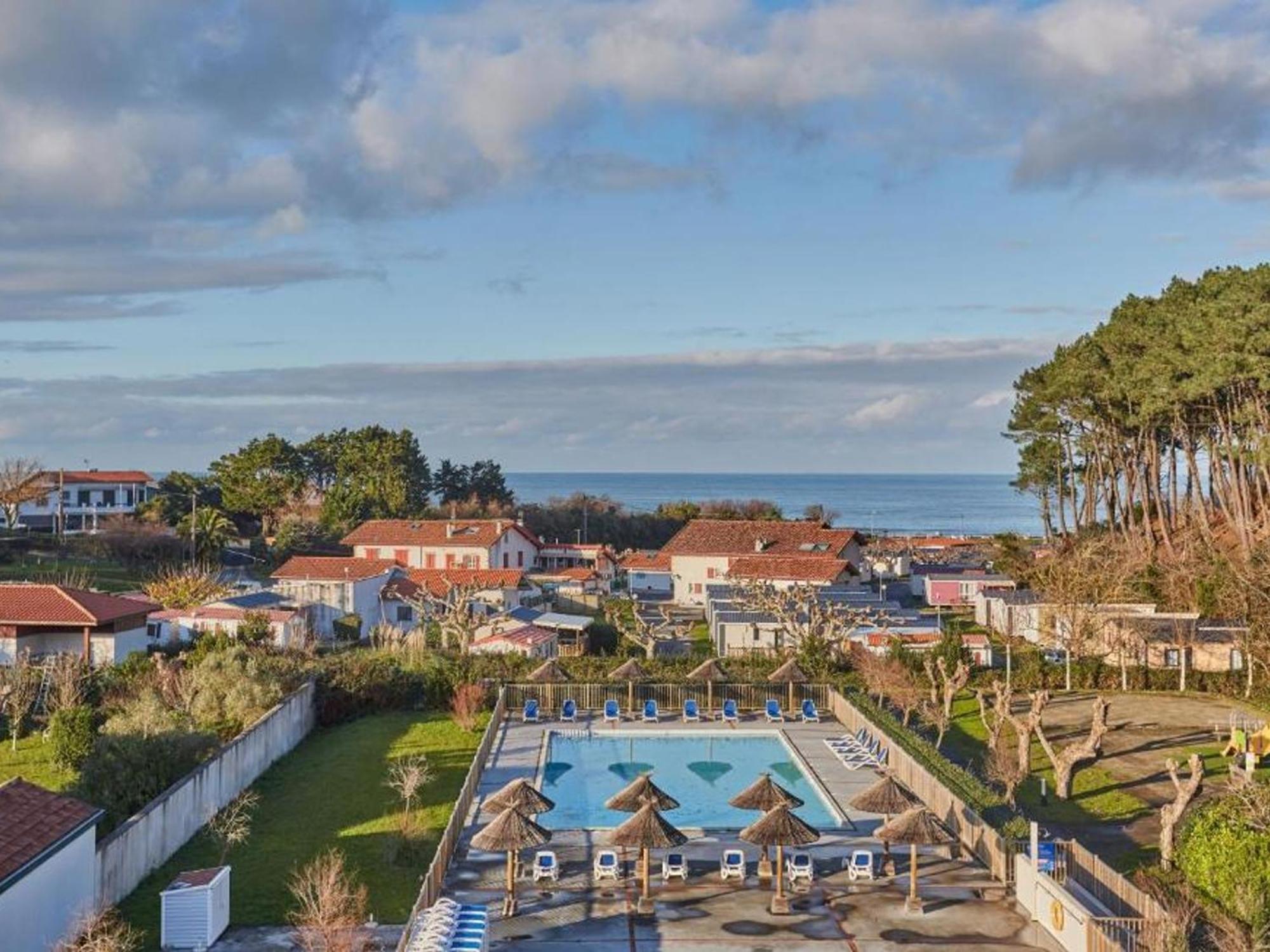 Appartement Superbe Avec Piscine, Tennis Et Acces A - Fr-1-239-1108
