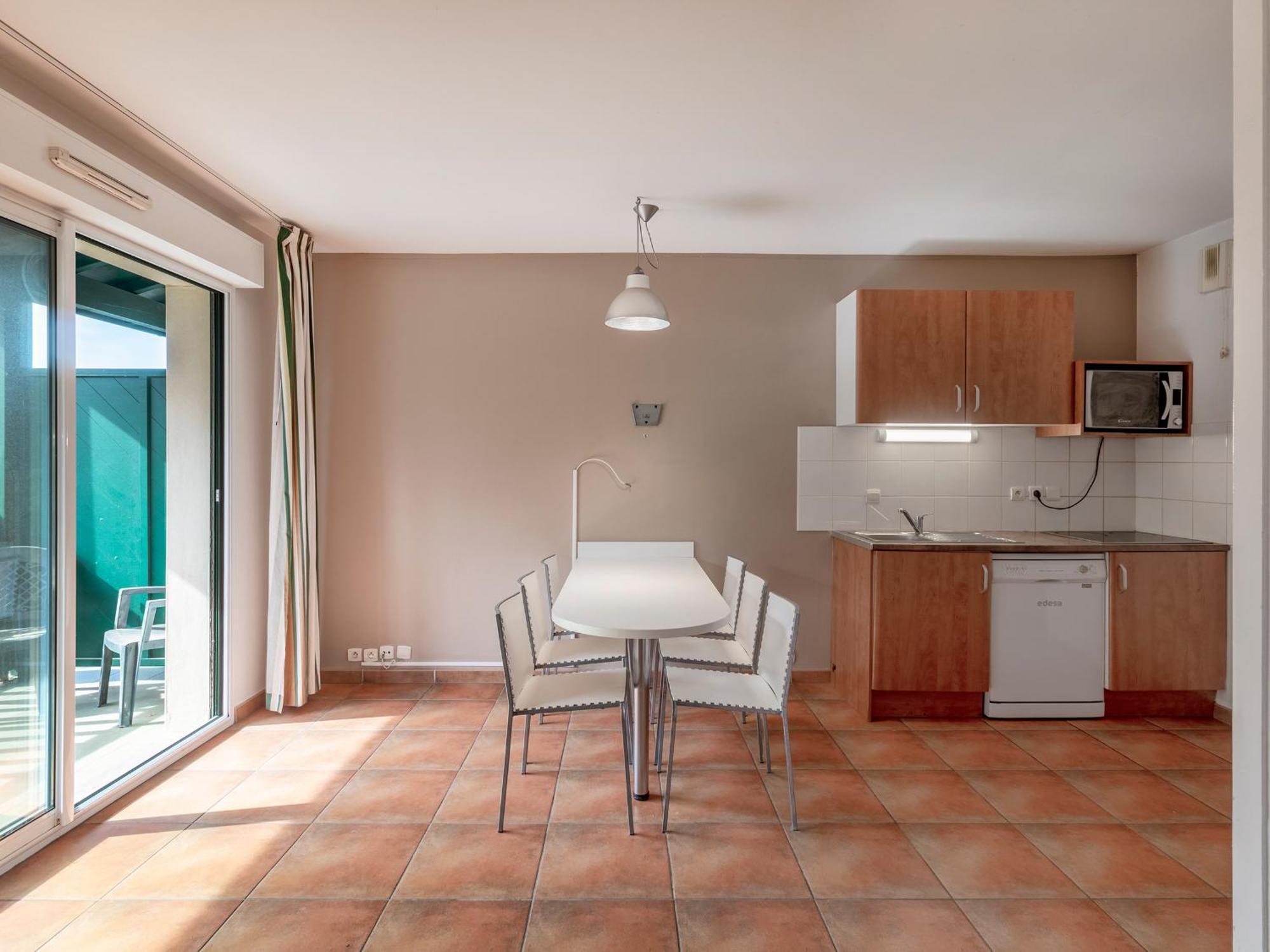 Appartement Superbe Avec Piscine, Tennis Et Acces A - Fr-1-239-1108 *